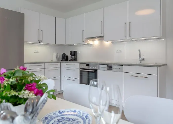 App Carlson * ليست