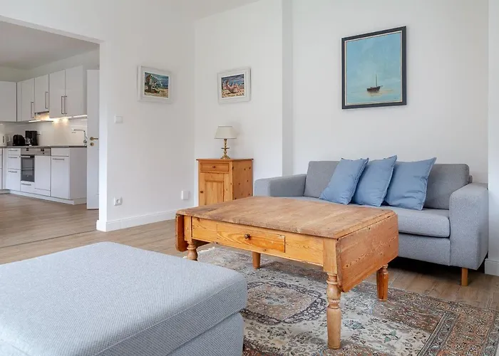 App Carlson ليست